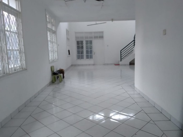 Rumah Disewakan di Taman Beverly Lippo Cikarang